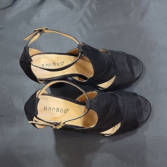 BAMBOO BLOCK HEEL ROUND TOE ADJUSTABLE BUCKLE CLOSURE SANDAL - Picture 7 of 14